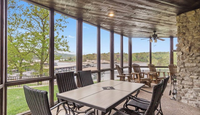Lakefront Luxury Lodge | Sleeps 18 | Lazy River & Pools | Dock | Pickleball