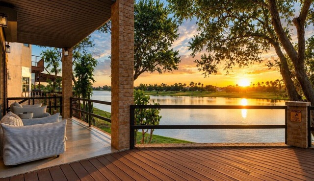 Lakefront Oasis Casa Hoyo 12 Private Retreat