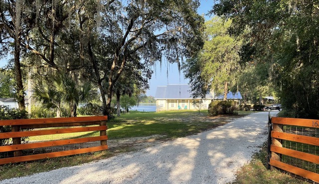 Lakefront water-sports fishing kayaks sleeps 7+