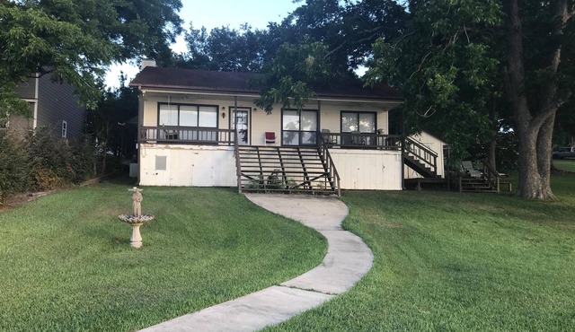 Lakeside Cottage - Open for July 4th Weekend!