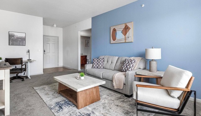 Landing | Amazing 2BD, Gym, Pool