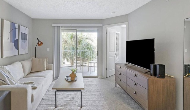 Landing at Caribbean Breeze - 1 Bedroom in University