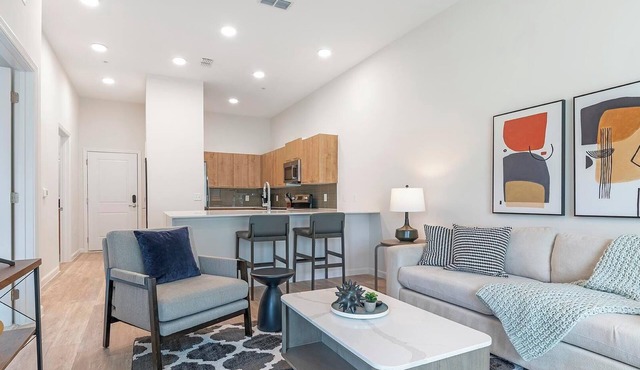 Landing | Beautiful 1BD, Clubhouse, Gym