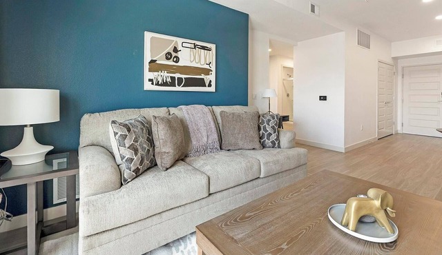 Landing | Beautiful 1BD, Gym, Pool