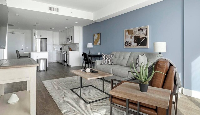 Landing | Beautiful 1BD, Pool