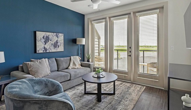 Landing | Beautiful 1BD, Pool, Yoga Studio