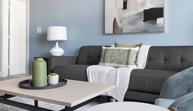 Landing | Beautiful 2BD, Gym