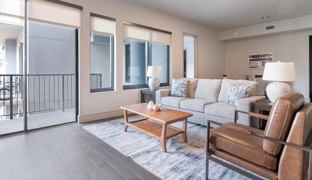 Landing | Beautiful 2BD, Pool, Gym