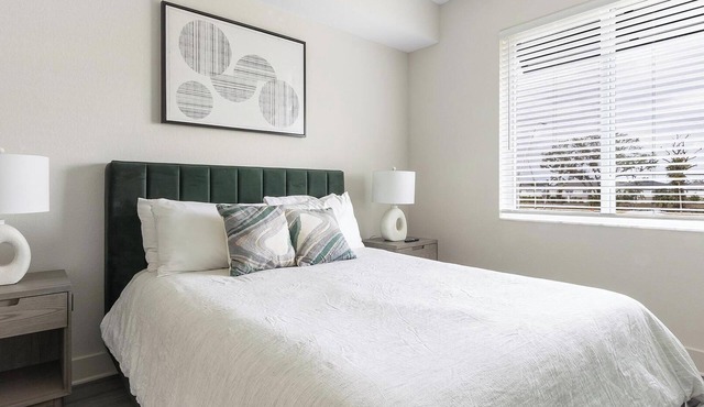 Landing | Beautiful 2BD, Clubhouse, Yoga Studio