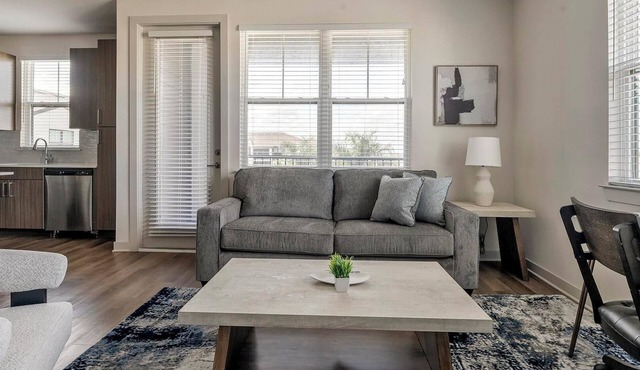 Landing | Beautiful 2BD, Pool, Gym