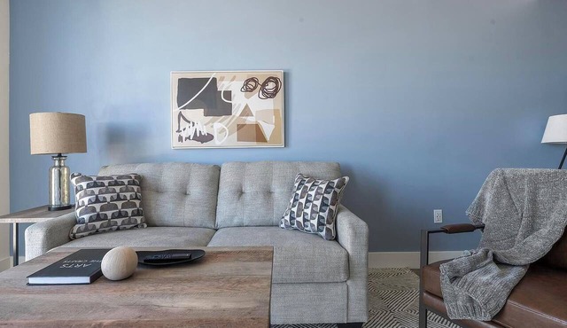 Landing | Chic 1BD, Pool