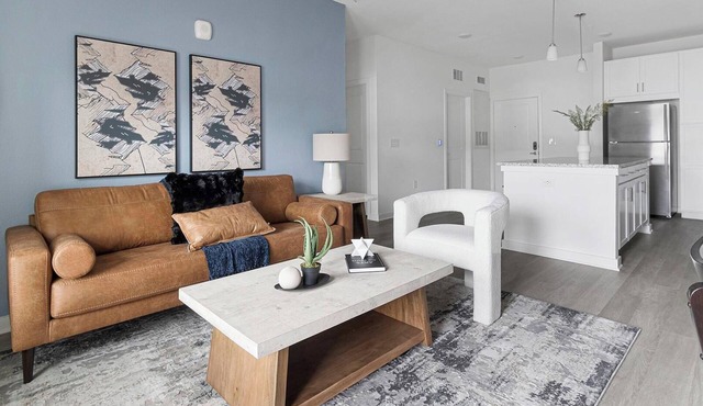 Landing | Chic 2BD, Clubhouse, Gym