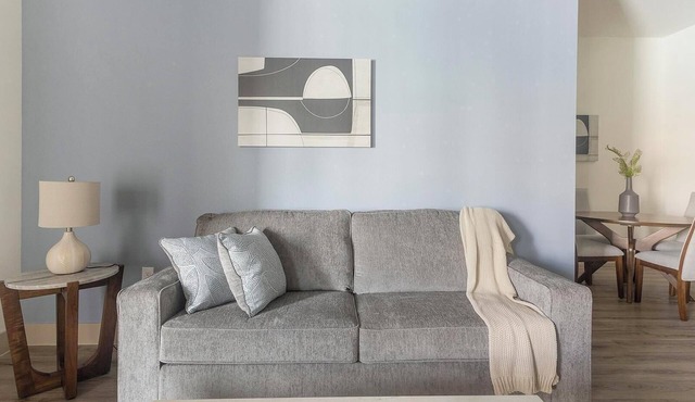 Landing | Chic 2BD, Courtyard, Yoga Studio