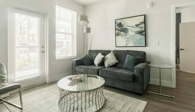 Landing | Chic 2BD, Gym, Pool