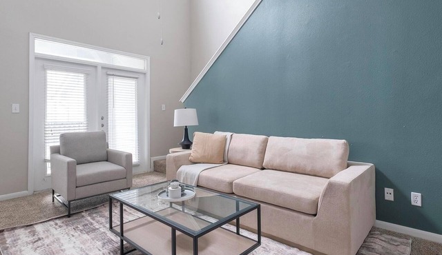 Landing | Chic 2BD, Pool, Gym