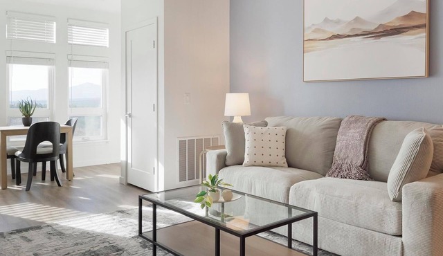 Landing | Incredible 1BD, Gym, Pool