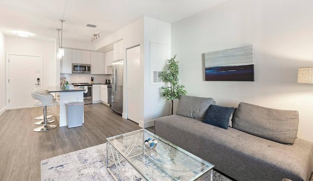 Landing | Incredible 1BD, Gym, Pool