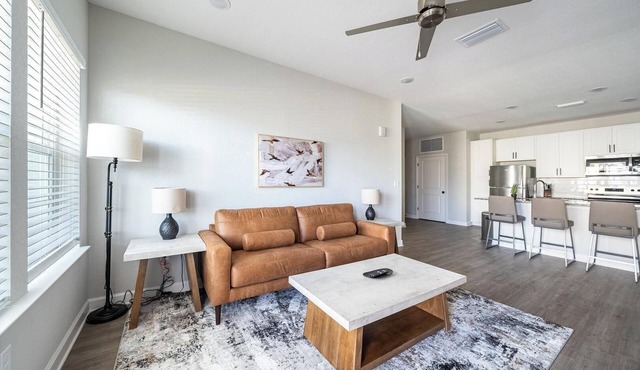 Landing | Incredible 2BD, Pool, Gym