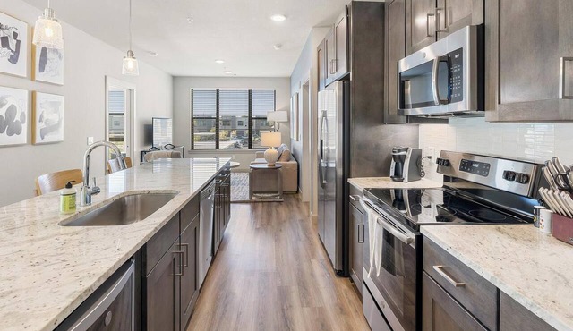 Landing | Modern 1BD, Clubhouse