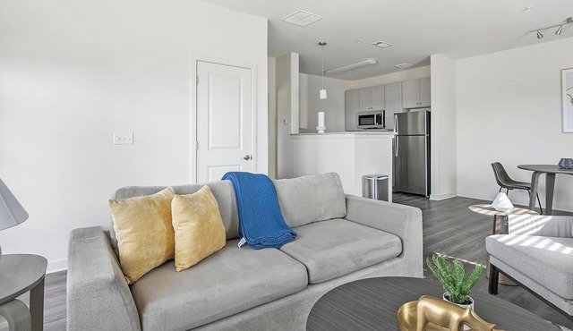 Landing | Modern 1BD in North Fort Worth