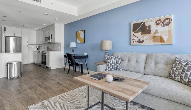 Landing | Modern 1BD, Pool