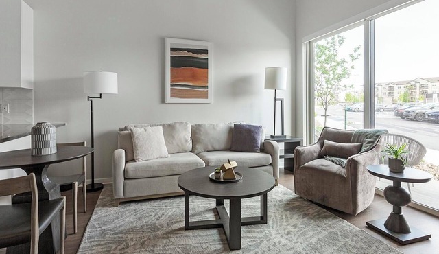 Landing | Modern 1BD, Courtyard, Pool