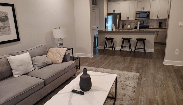 Landing | Modern 2BD, Gym, Pool