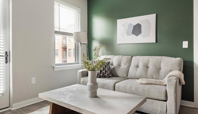 Landing | Modern 2BD in Downtown