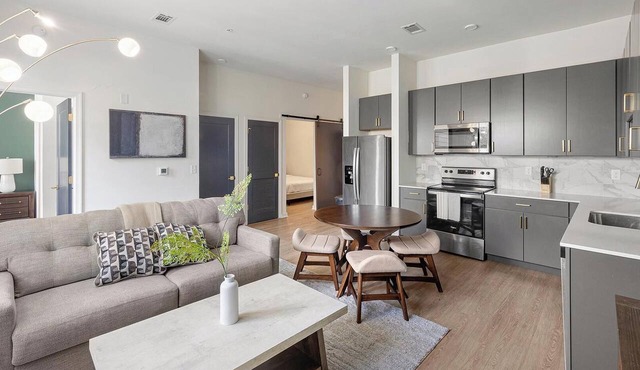 Landing | Spectacular 2BD, Courtyard, Pool in Richmond