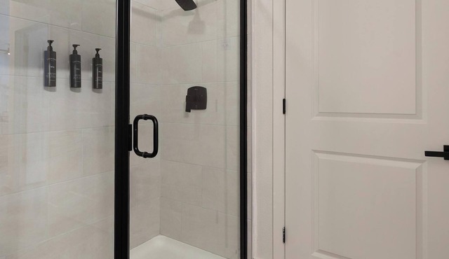 Landing | Spectacular 2BD, Clubhouse, Courtyard