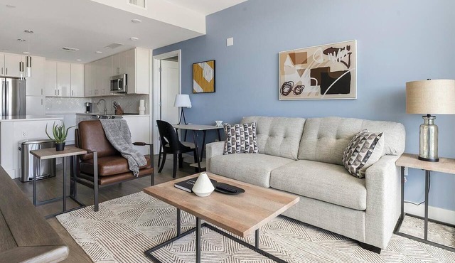 Landing | Spectacular 2BD, Pool