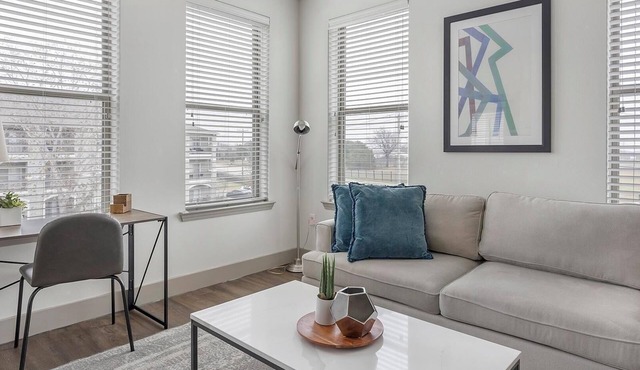 Landing | Spectacular 1BD, Courtyard, Yoga Studio