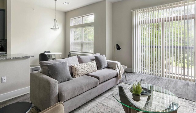 Landing | Stunning 1BD, Gym, Yoga Studio