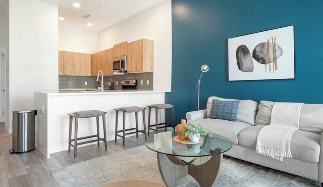 Landing | Stunning 1BD, Clubhouse, Gym
