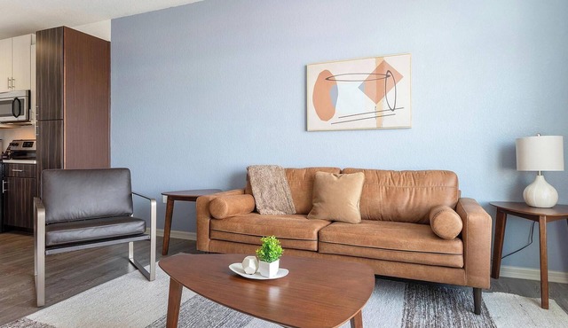 Landing | Stunning 1BD, Gym, Clubhouse