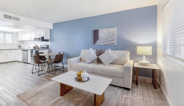 Landing | Stunning 2BD in Glendale