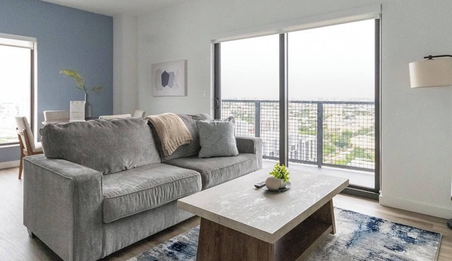 Landing | Stunning 2BD, Pool