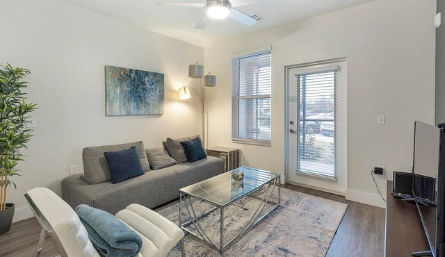 Landing | Stylish 1BD, Gym, Clubhouse