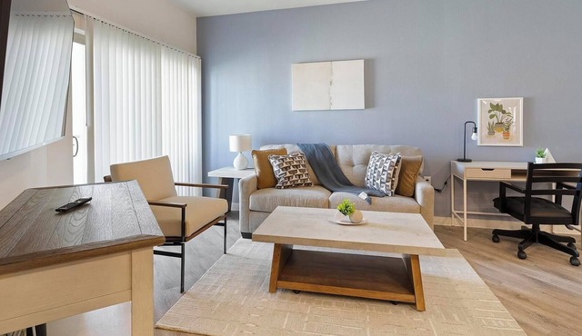 Landing | Stylish 1BD, Pool, Clubhouse