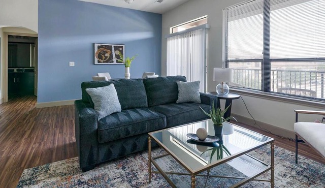Landing Stylish 1BD Gym