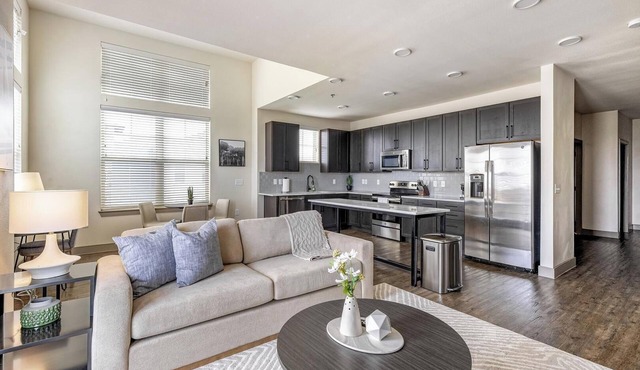 Landing | Stylish 2BD, Clubhouse, Courtyard