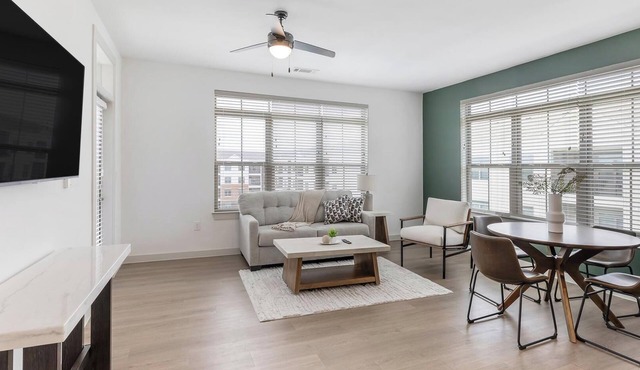 Landing | Stylish 2BD, Gym, Courtyard