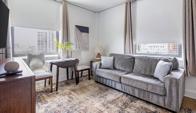 Landing | Stylish 2BD, Yoga Studio, Pool
