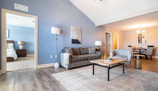 Landing | Stylish 3BD, Pool, Clubhouse