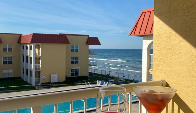 Last Minute July week available due to cancellation! Best reviews on beach!