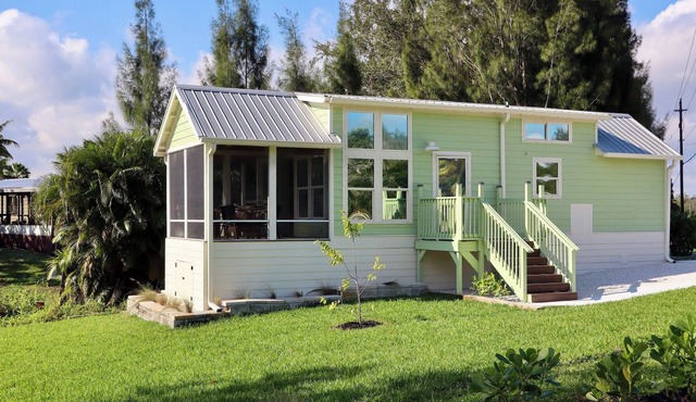 Little Bit on Paradise - Cozy canal front little house with 3 beds