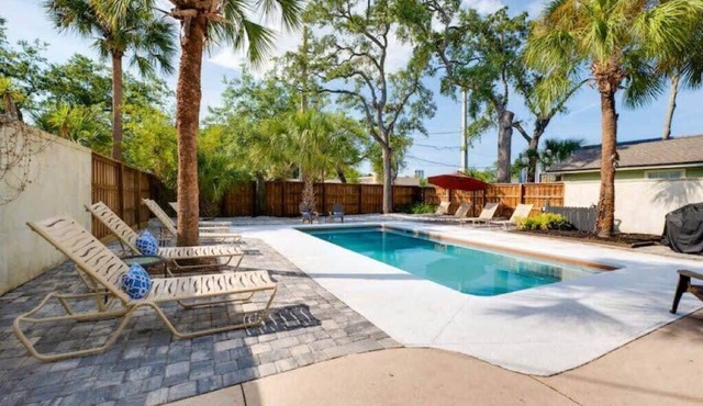 Loft with a Pool! 3BR - Perfect for families