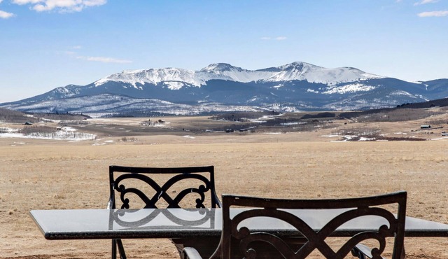 Log Cabin W Hot Tub, Views &159 Acres for ATV Riding!