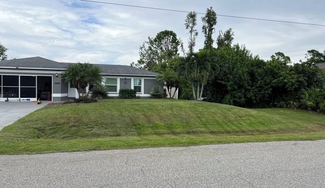 Lovely 3-bedroom house with AC in peaceful Port Charlotte