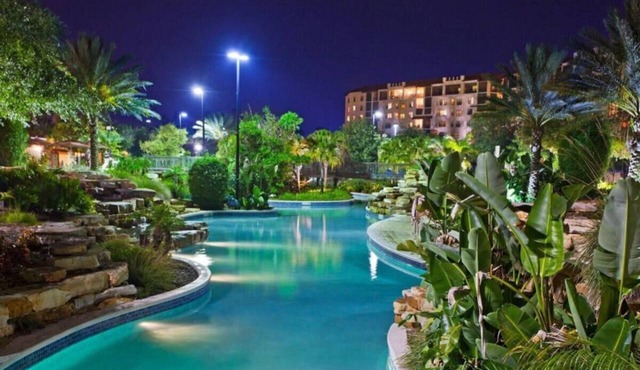 Lovely place, fantastic location, amazing pool - by Disney Springs